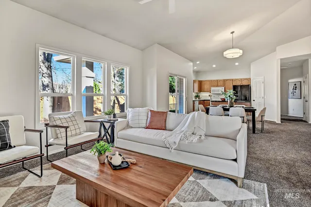 $538,888 | 6201 North Fountain Lane, Garden City, ID 83714