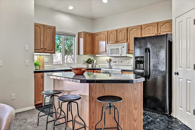 $538,888 | 6201 North Fountain Lane, Garden City, ID 83714