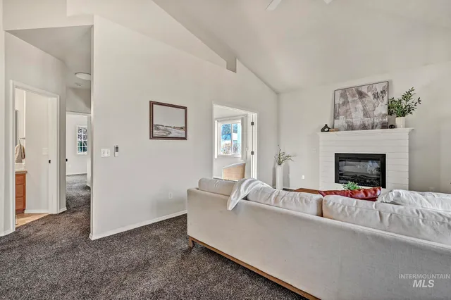 $538,888 | 6201 North Fountain Lane, Garden City, ID 83714