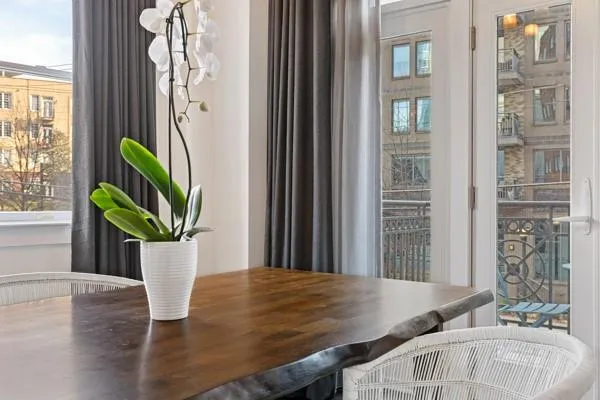 $399,900 | 206 11th Street Northeast, Unit 205, Atlanta, GA 30309