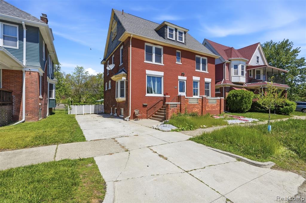 137 Trowbridge Street Detroit, MI 48202 - Photo 2 of 41