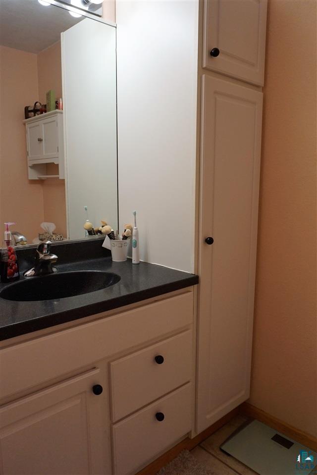 5222 Maple Grove Road Hermantown, MN 55811 - Photo 20 of 24 Bathroom