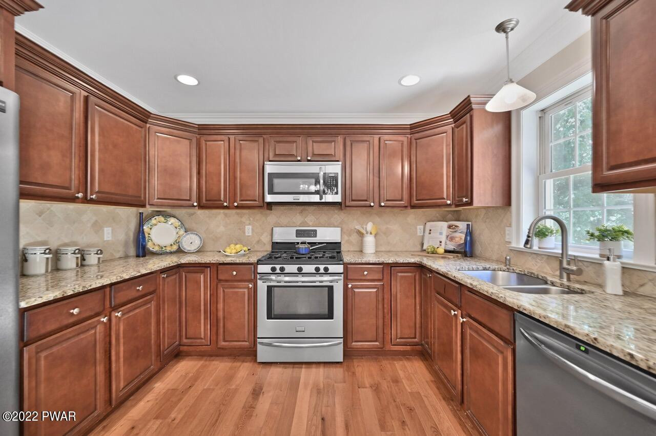160 Butternut Road Milford, PA 18337 - Photo 7 of 52 7 Kitchen view 1