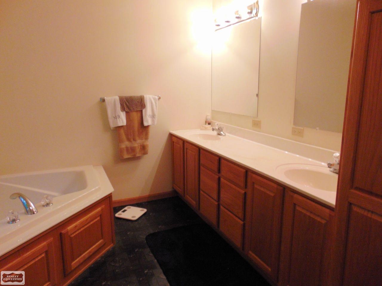 16070 Hough Road Allenton, MI 48002 - Photo 23 of 29 31357393-24.JPG
