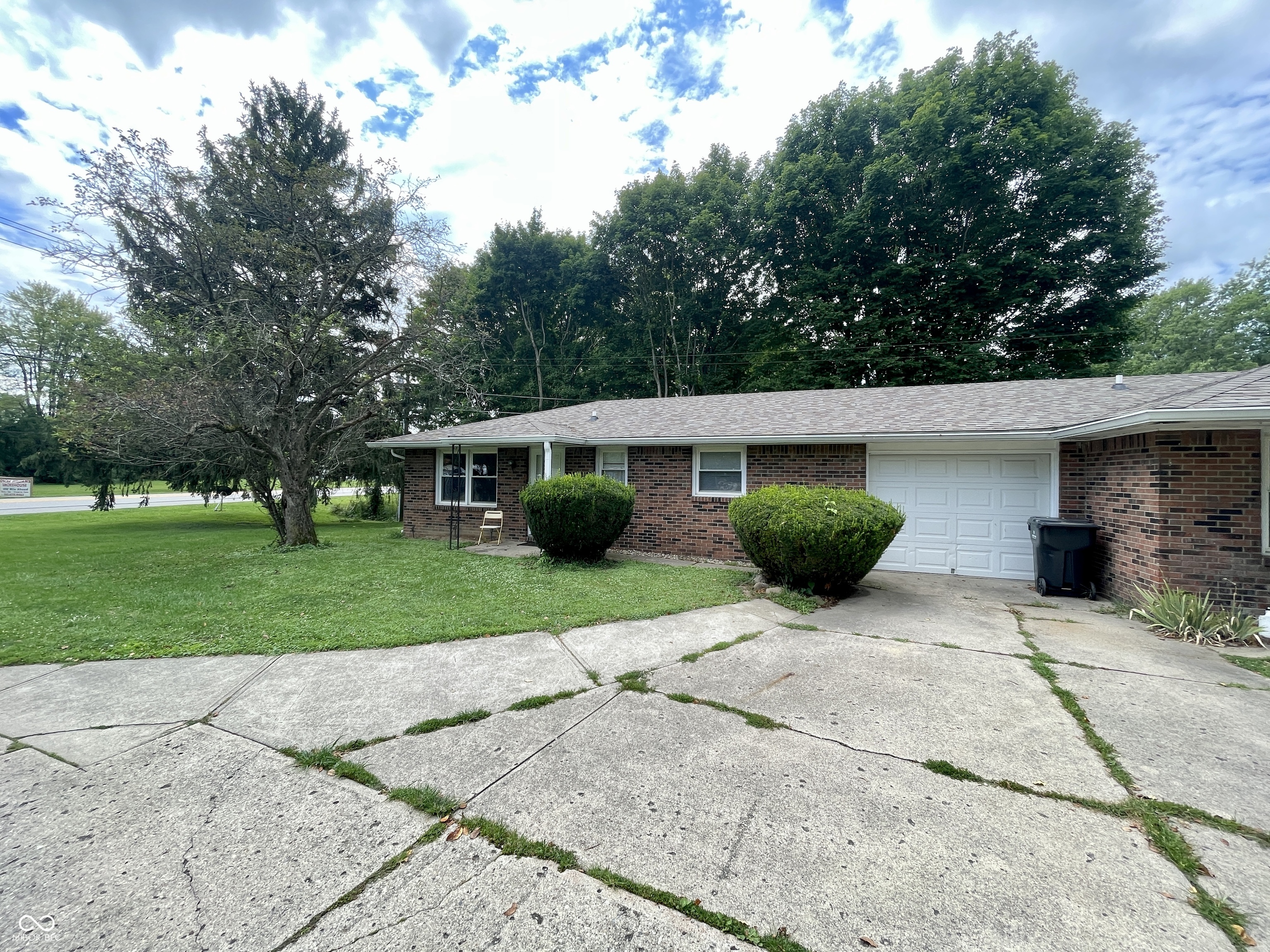 8436 Highway 32 Anderson, IN 46017 - Photo 2 of 12