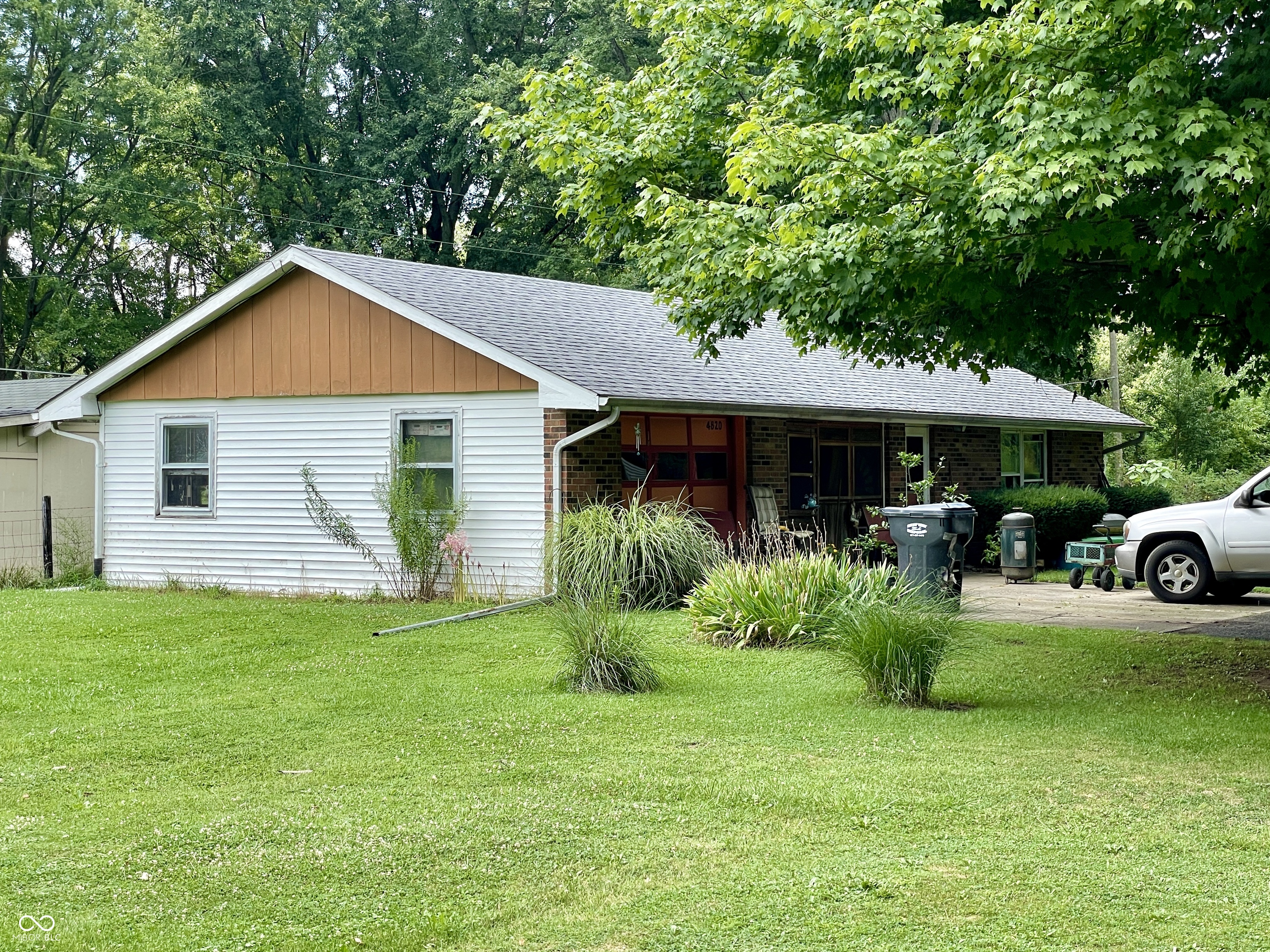 8436 Highway 32 Anderson, IN 46017 - Photo 8 of 12