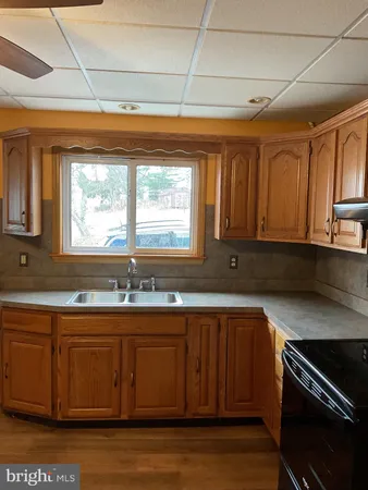 a view of utility room