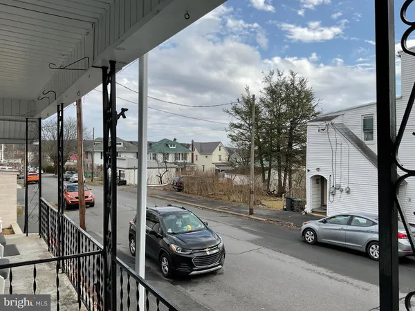 a car parked in front of a building