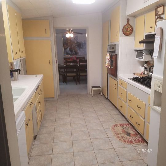 133 South Fire Opal Street Ridgecrest, CA 93555 - Photo 4 of 19