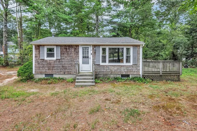 $360,000 | 95 Lake Avenue, Wareham, MA 02538