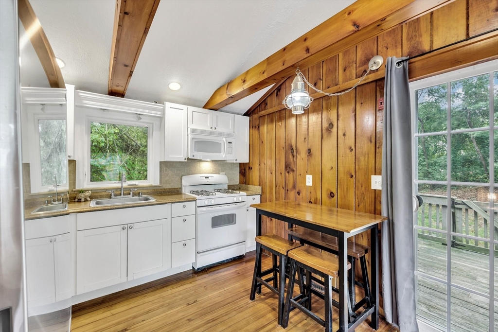 95 Lake Avenue Wareham, MA 02538 - Photo 15 of 38