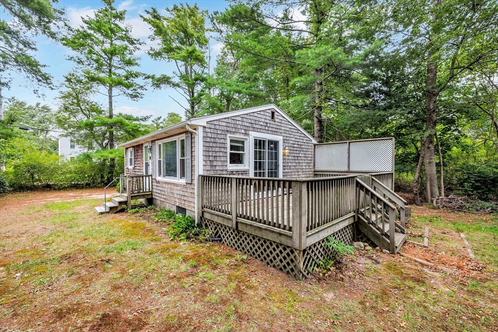 95 Lake Avenue Wareham, MA 02538 - Photo 2 of 38