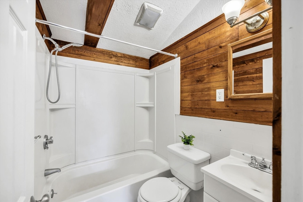 95 Lake Avenue Wareham, MA 02538 - Photo 22 of 38