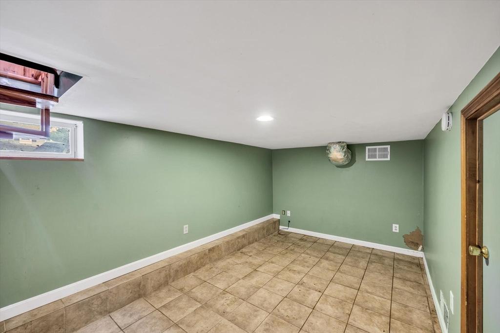 95 Lake Avenue Wareham, MA 02538 - Photo 29 of 38