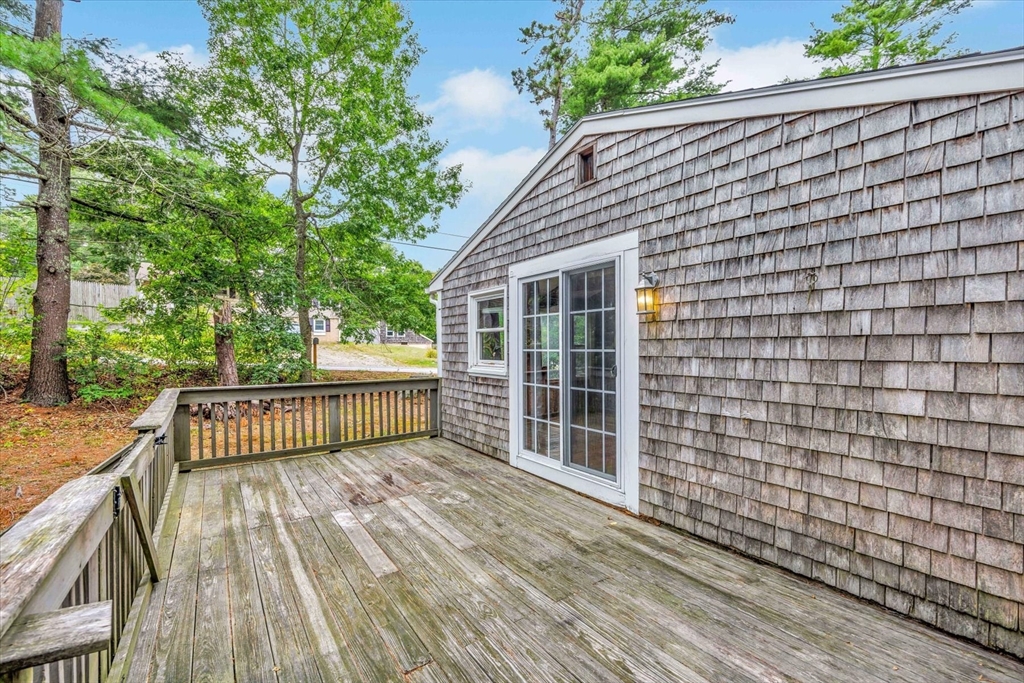 95 Lake Avenue Wareham, MA 02538 - Photo 32 of 38