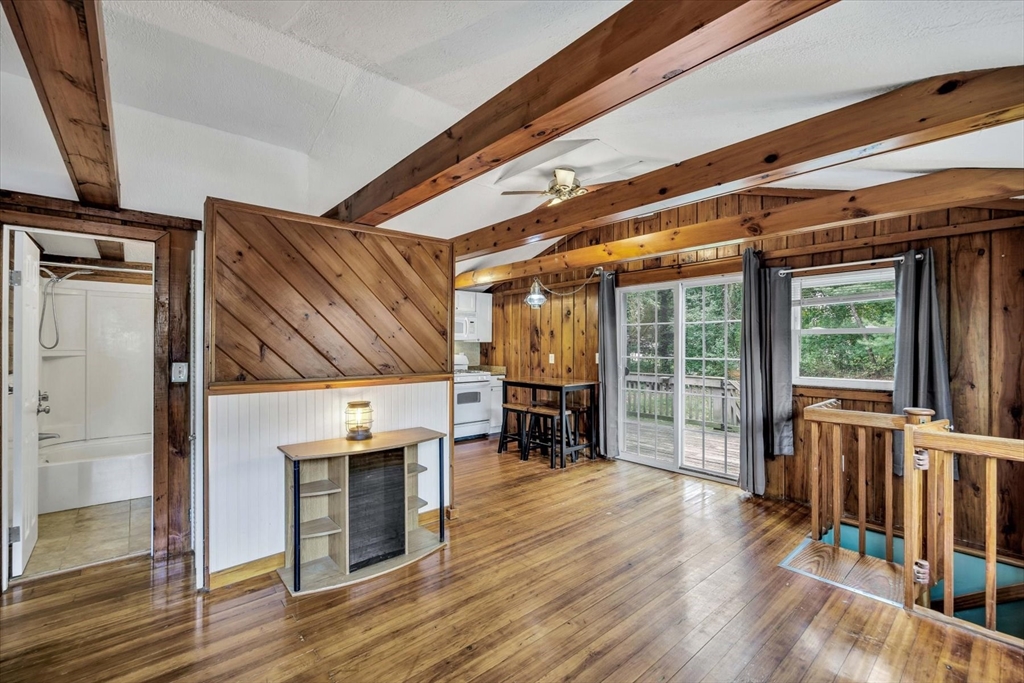 95 Lake Avenue Wareham, MA 02538 - Photo 5 of 38