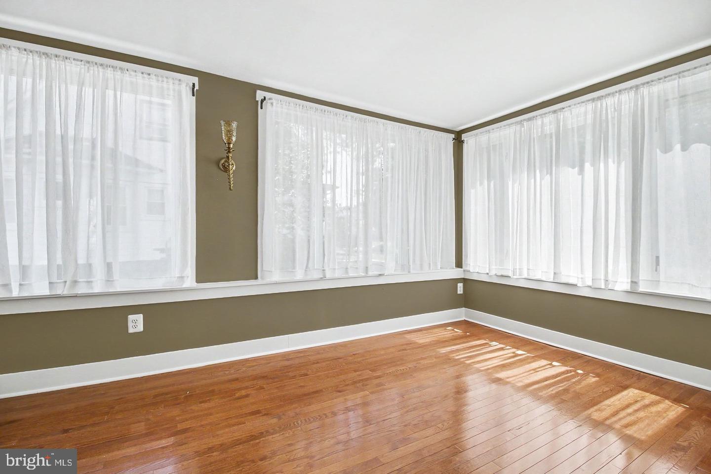 3504 Edgewood Road Baltimore, MD 21215 - Photo 21 of 61 Formal dining room