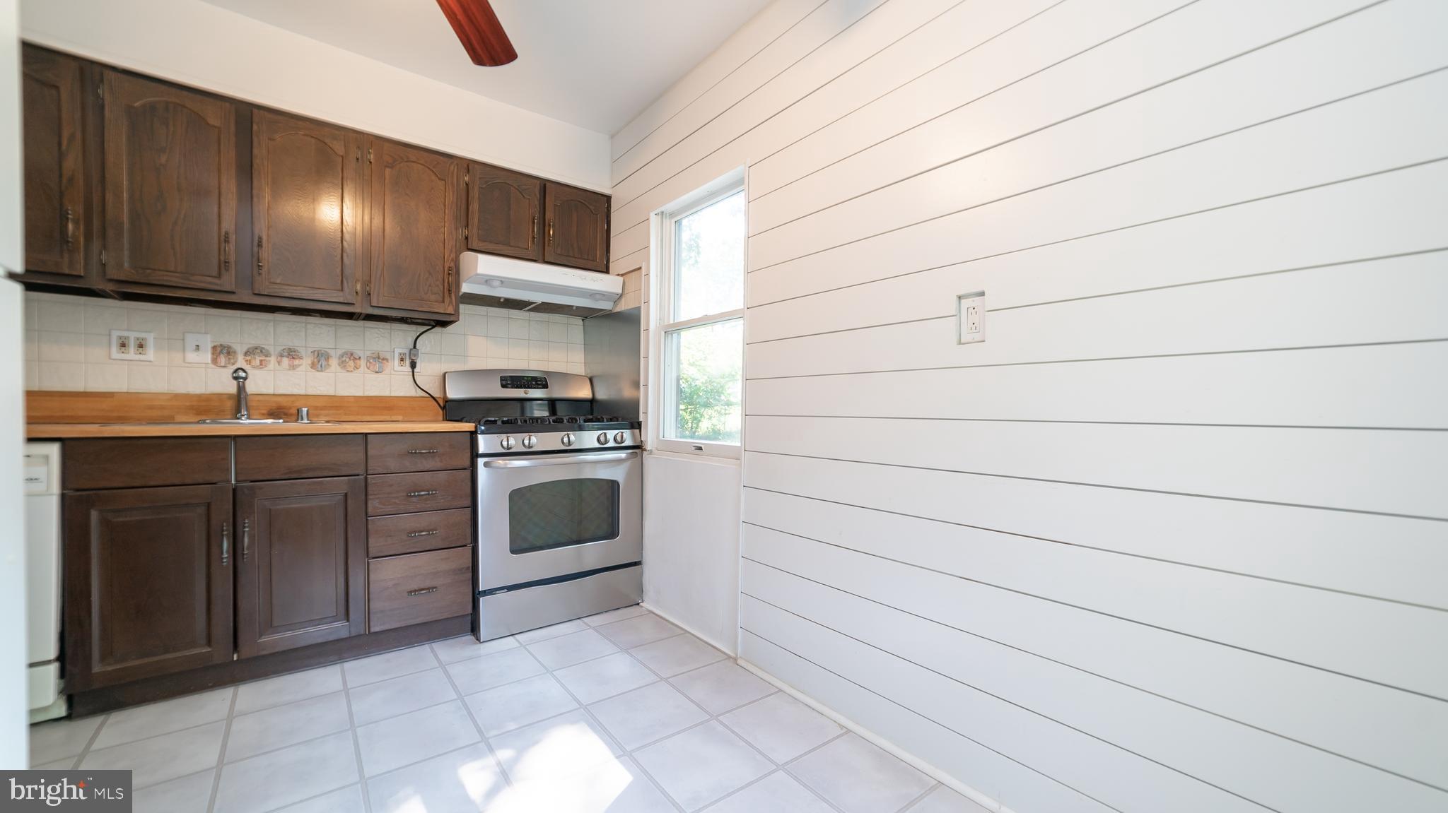 4502 Clearfield Road Silver Spring, MD 20906 - Photo 12 of 33 Eat-in- Kitchen