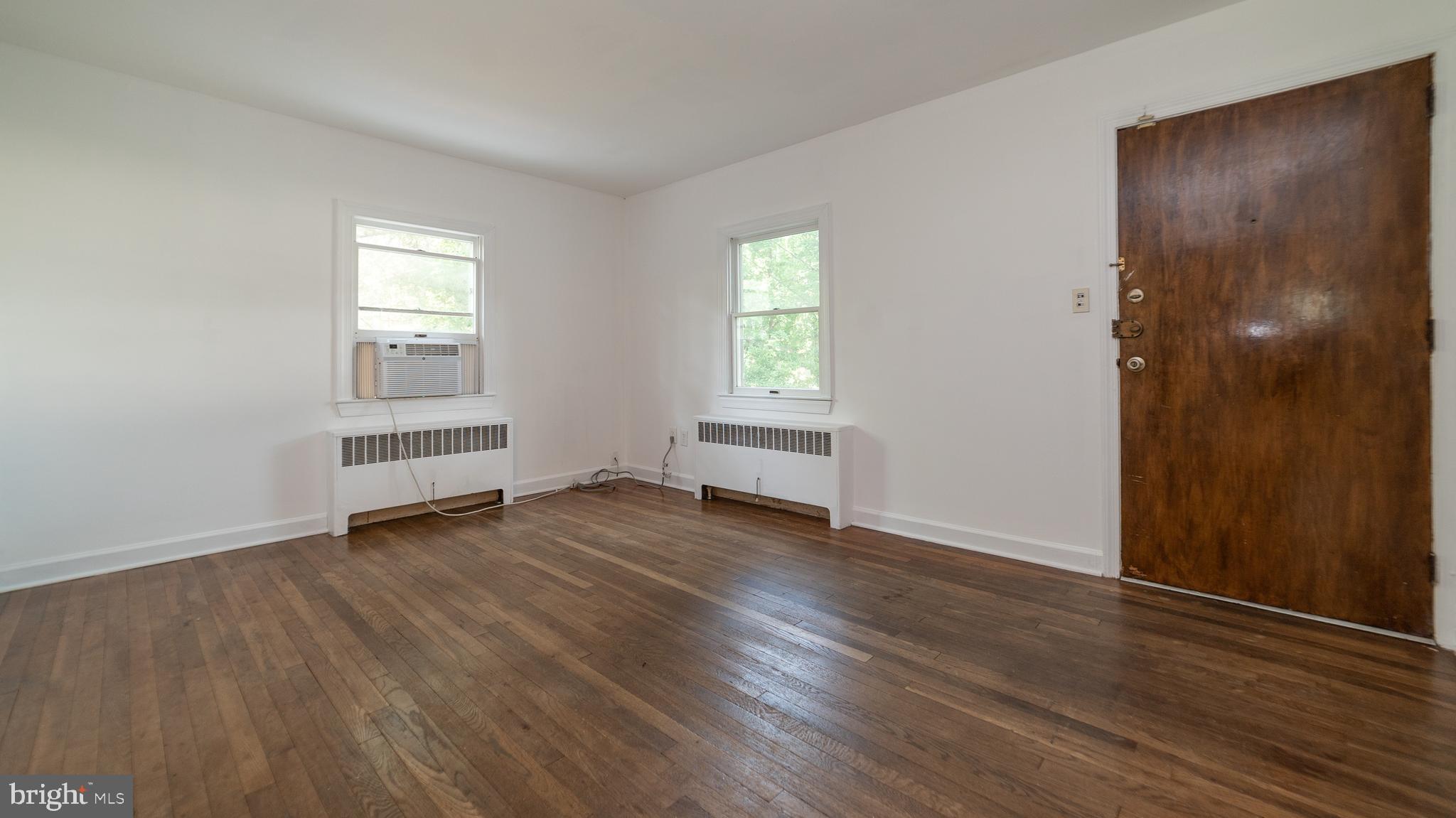 4502 Clearfield Road Silver Spring, MD 20906 - Photo 17 of 33 Living room