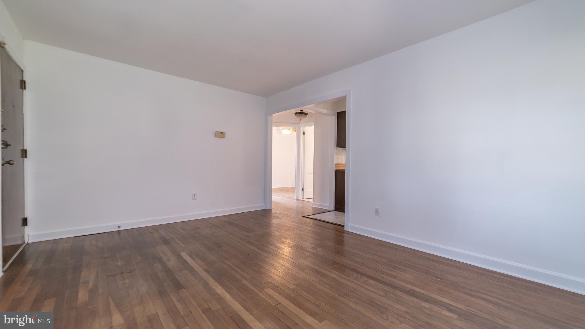 4502 Clearfield Road Silver Spring, MD 20906 - Photo 18 of 33 Living room