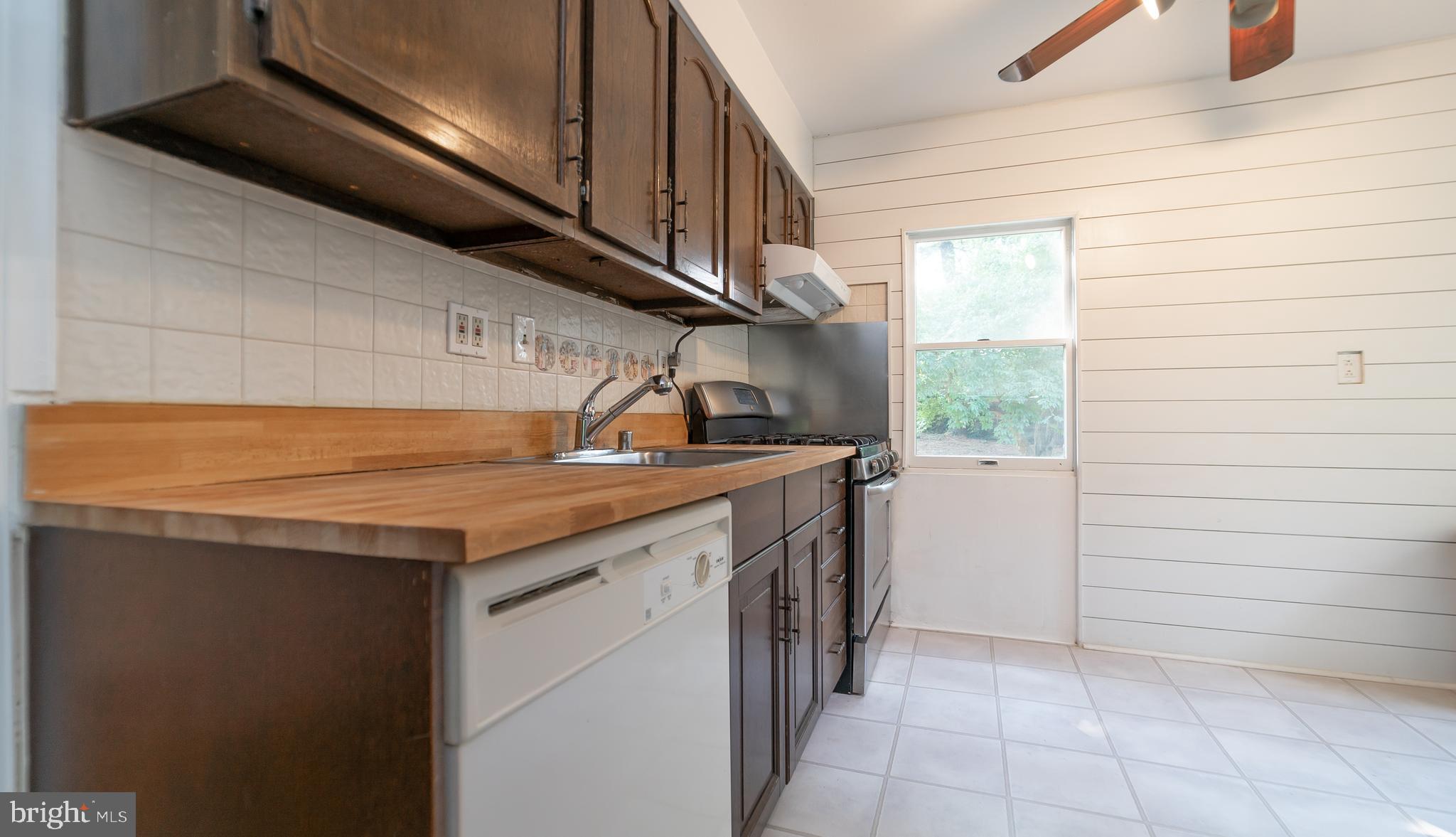 4502 Clearfield Road Silver Spring, MD 20906 - Photo 19 of 33 Kitchen