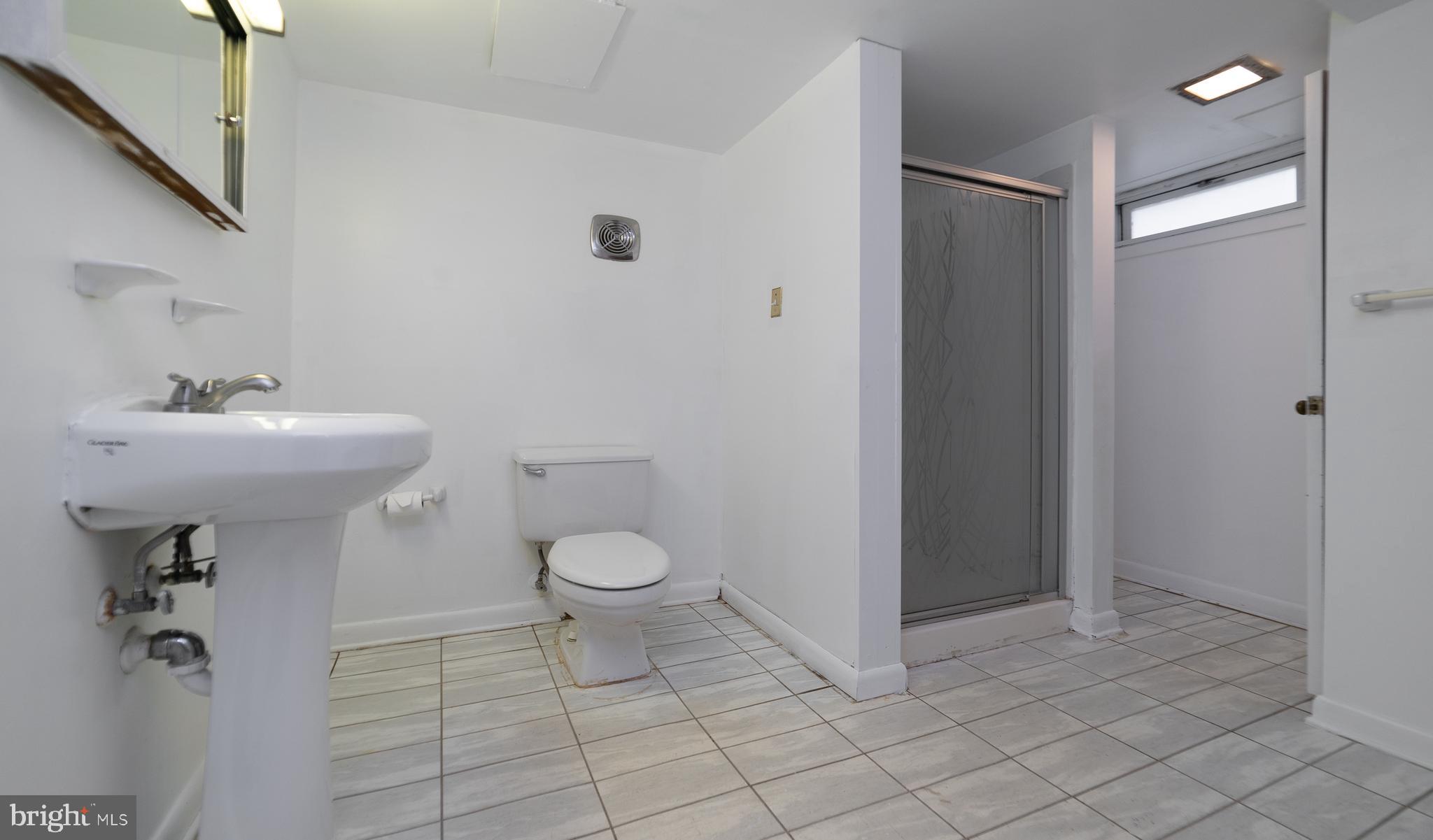4502 Clearfield Road Silver Spring, MD 20906 - Photo 33 of 33 Bath room