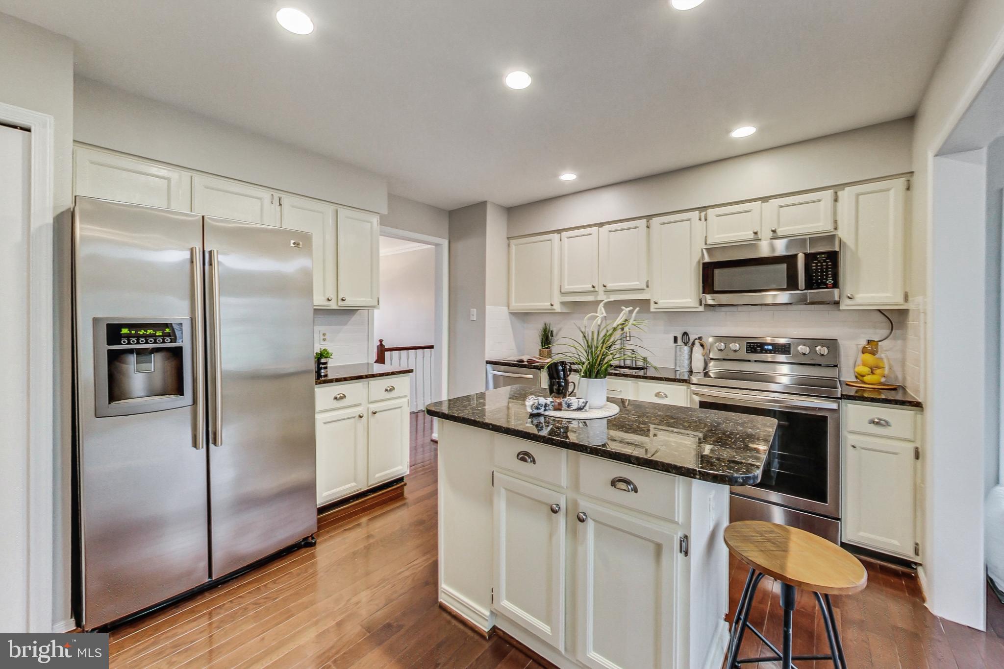 6910 Raspberry Plain Place Springfield, VA 22153 - Photo 4 of 43
