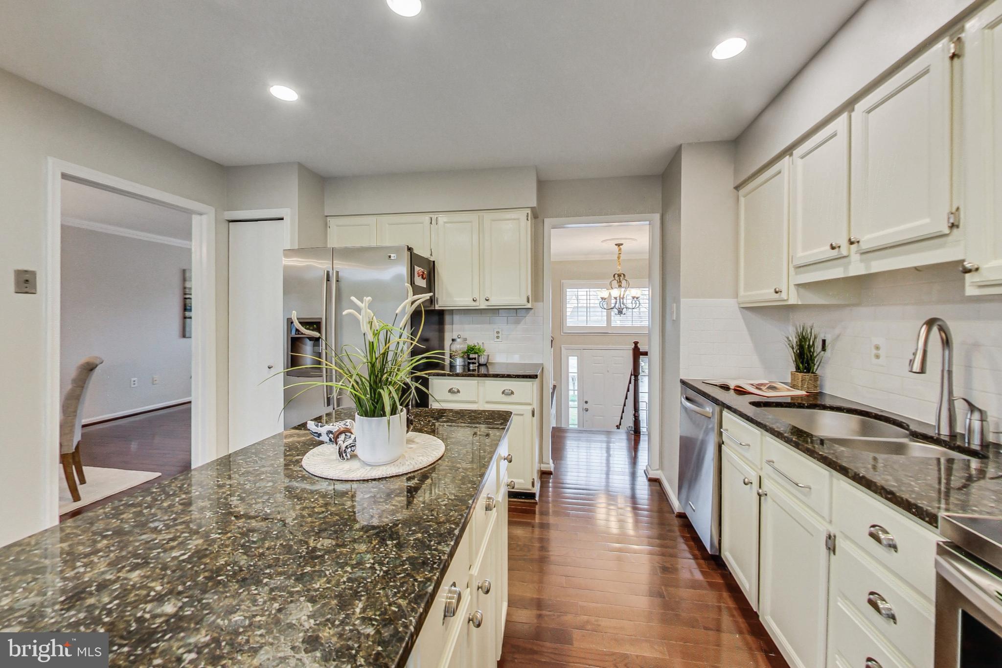 6910 Raspberry Plain Place Springfield, VA 22153 - Photo 5 of 43