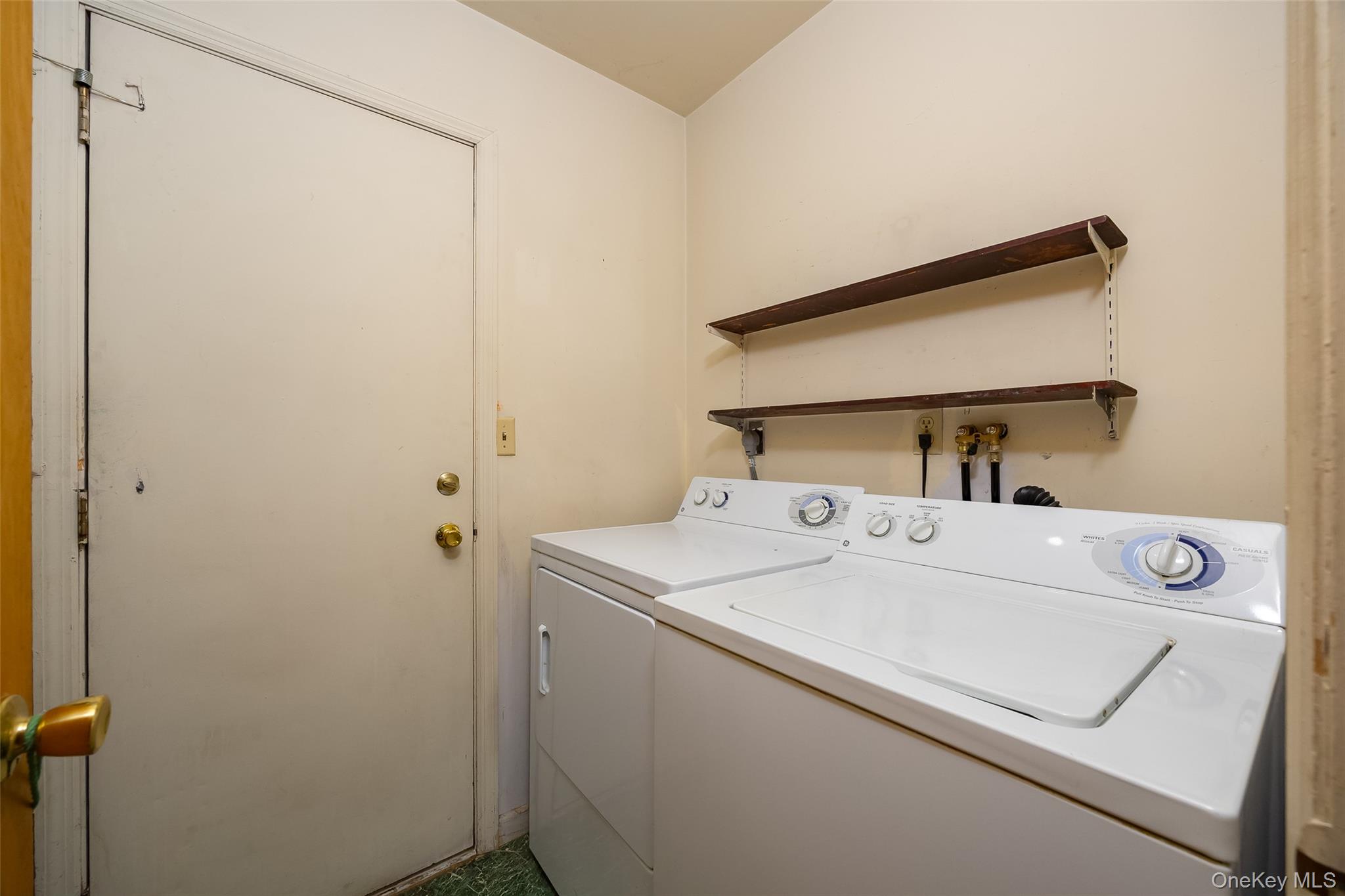 9 Ruby Circle Poughkeepsie, NY 12603 - Photo 17 of 18