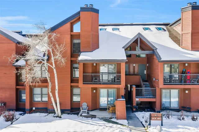 a front view of a building with street view