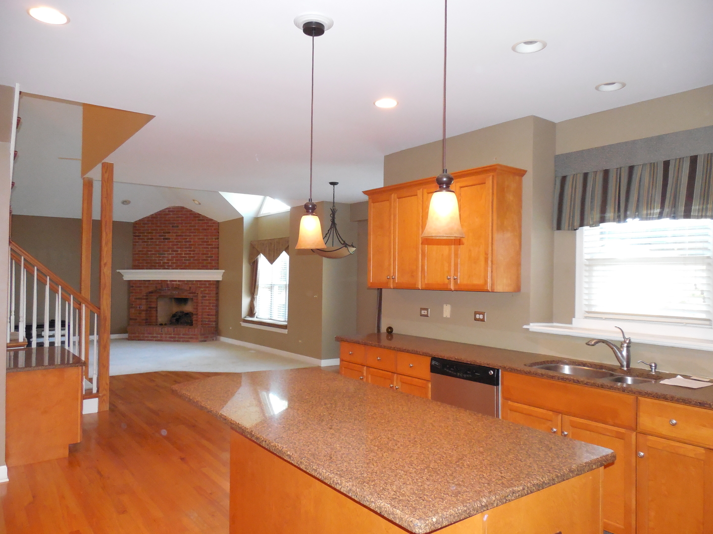 4N570 School Road St. Charles, IL 60175 - Photo 4 of 30
