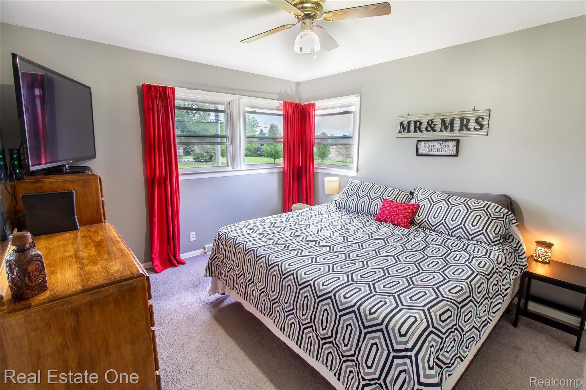 3255 Ludwig Road Oxford, MI 48371 - Photo 14 of 22 Ludwig-masterbed.jpg