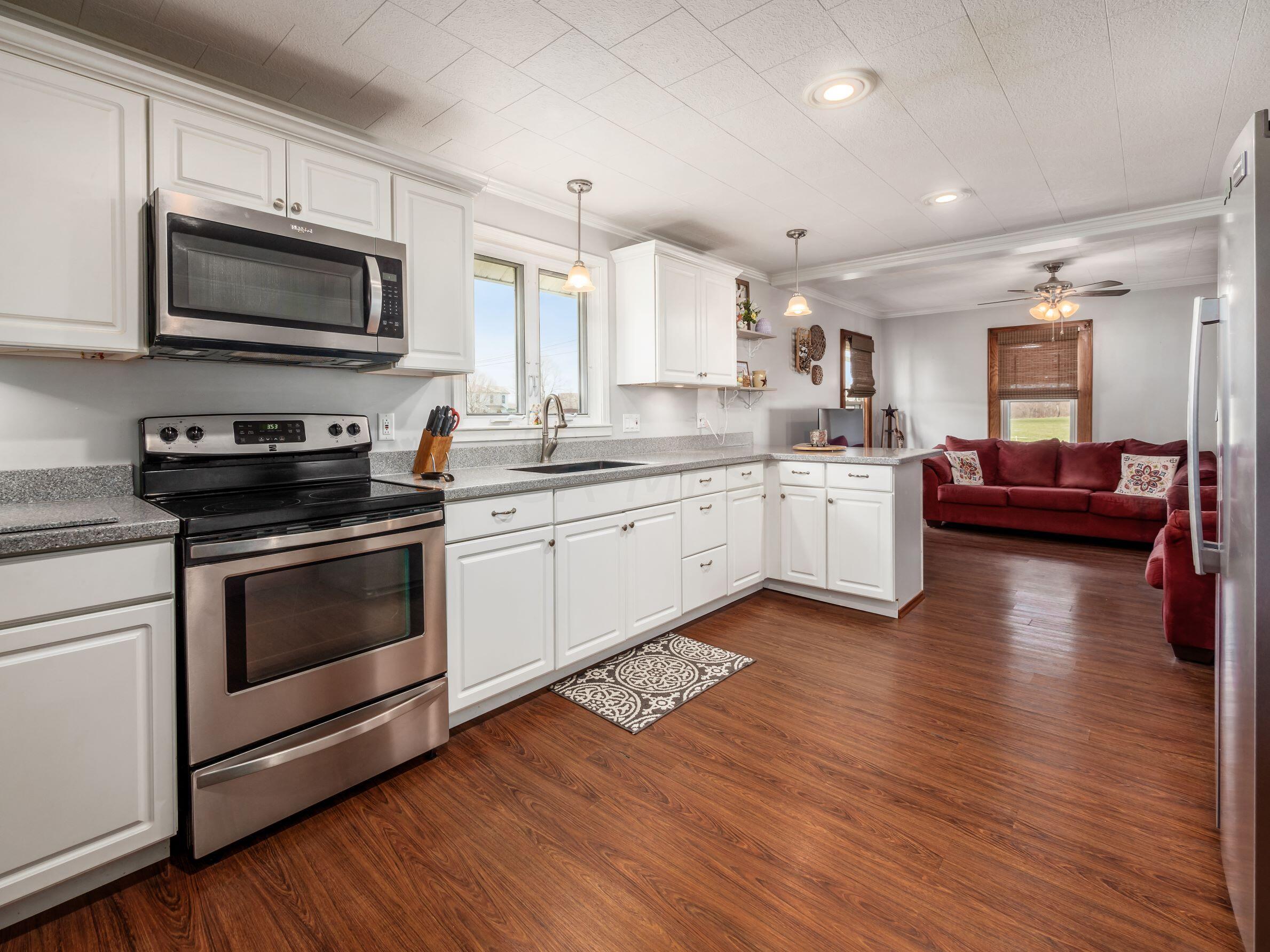 18180 Claypool Road Newark, OH 43056 - Photo 13 of 30 kitchen3