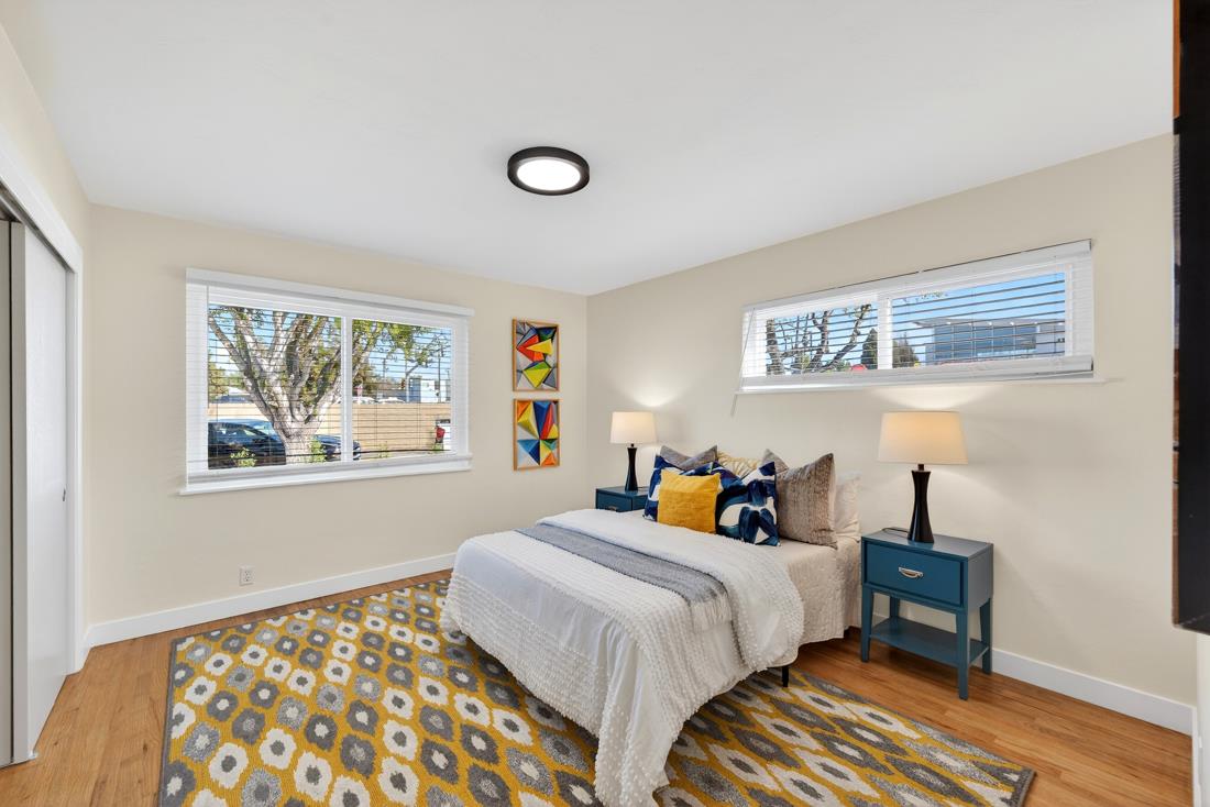2991-2987 Almaden Road San Jose, CA 95125 - Photo 25 of 60 a bedroom with bed and a window