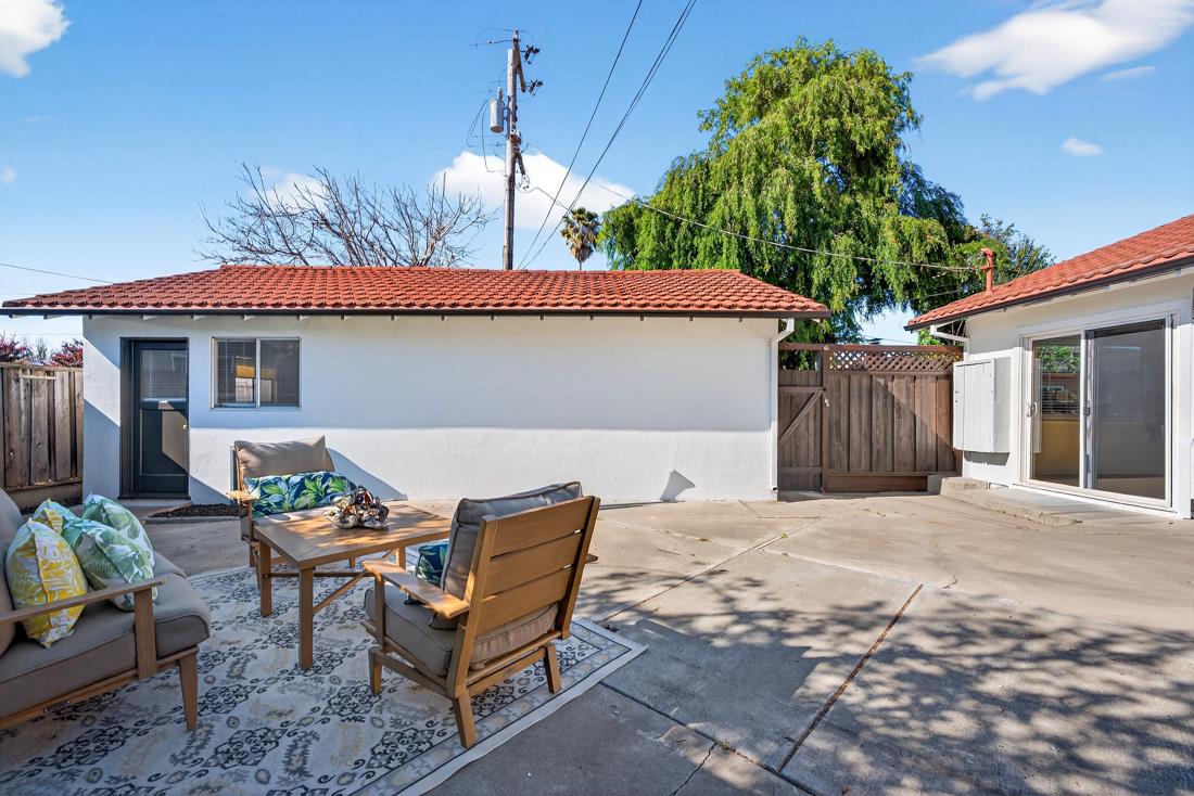 2991-2987 Almaden Road San Jose, CA 95125 - Photo 35 of 60 a outdoor view with a sitting space
