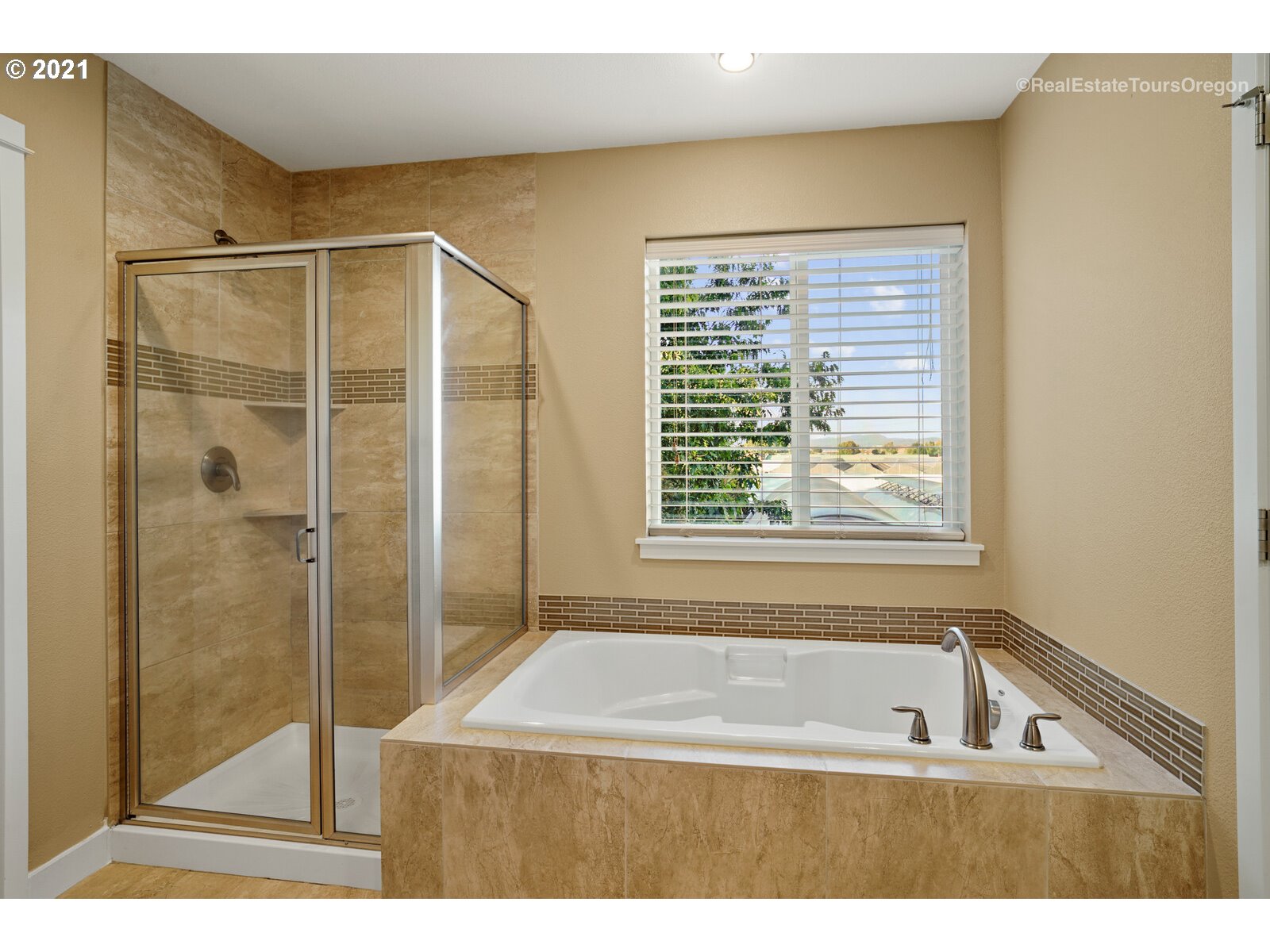 2213 Southeast Minter Bridge Road Hillsboro, OR 97123 - Photo 19 of 30 Gallery Image 19