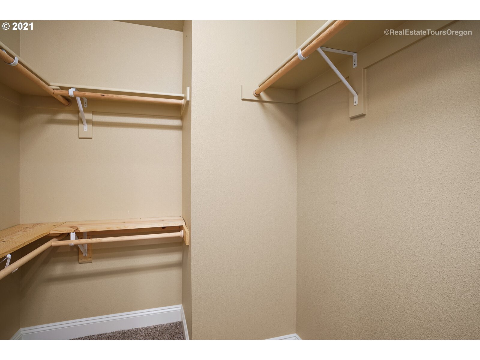 2213 Southeast Minter Bridge Road Hillsboro, OR 97123 - Photo 20 of 30 Gallery Image 20