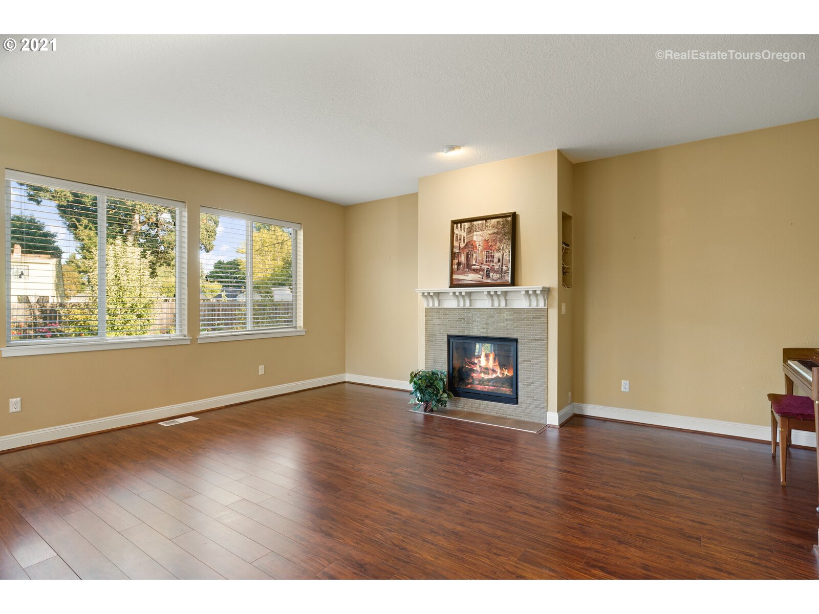 2213 Southeast Minter Bridge Road Hillsboro, OR 97123 - Photo 3 of 30 Gallery Image 3