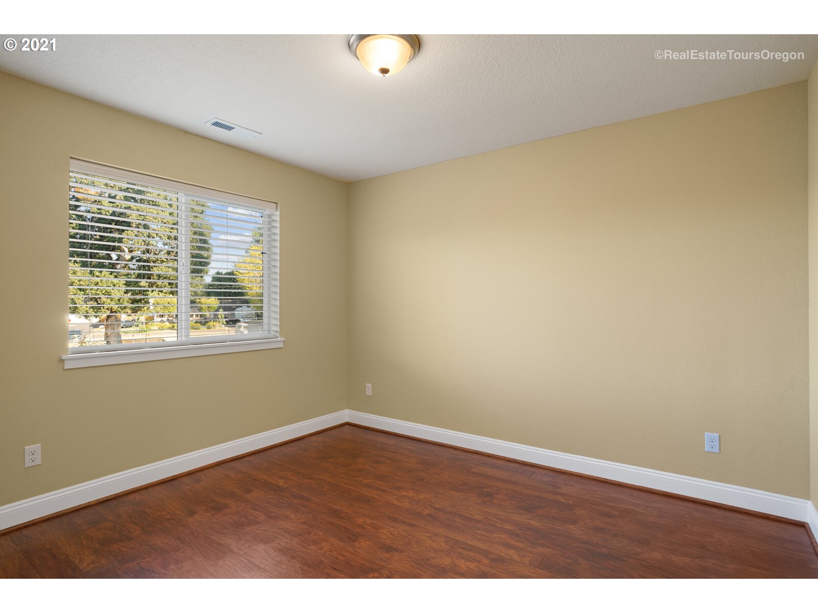 2213 Southeast Minter Bridge Road Hillsboro, OR 97123 - Photo 24 of 30 Gallery Image 24