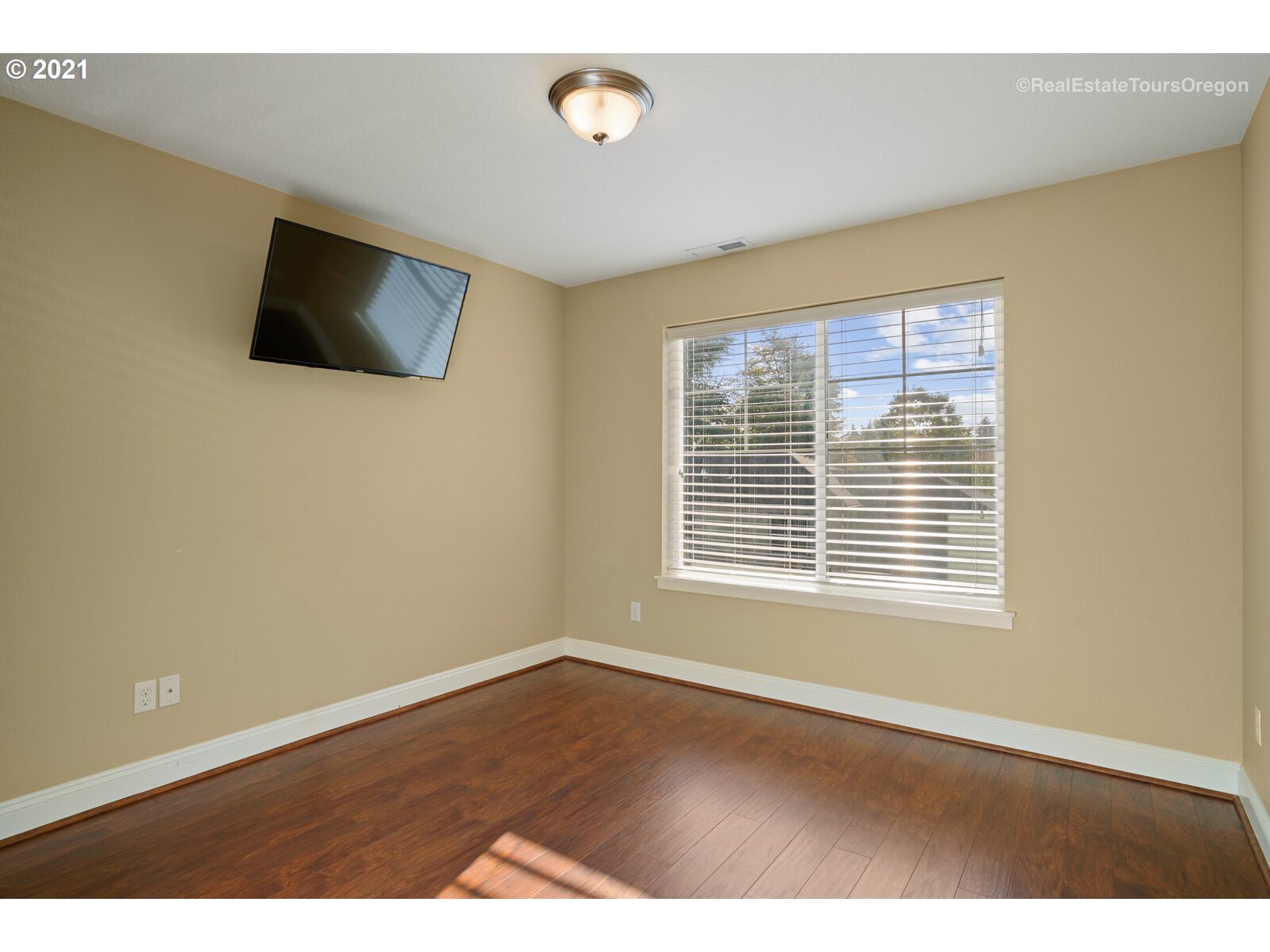 2213 Southeast Minter Bridge Road Hillsboro, OR 97123 - Photo 26 of 30 Gallery Image 26