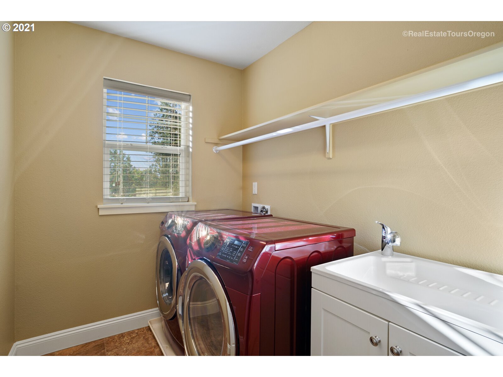 2213 Southeast Minter Bridge Road Hillsboro, OR 97123 - Photo 27 of 30 Gallery Image 27
