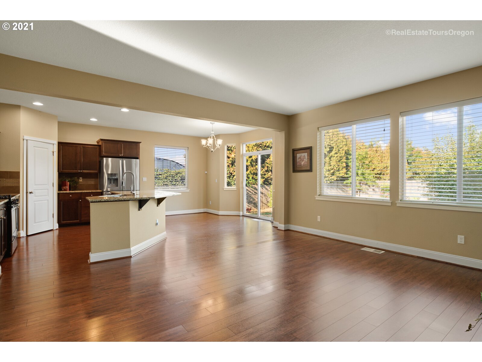 2213 Southeast Minter Bridge Road Hillsboro, OR 97123 - Photo 5 of 30 Gallery Image 5