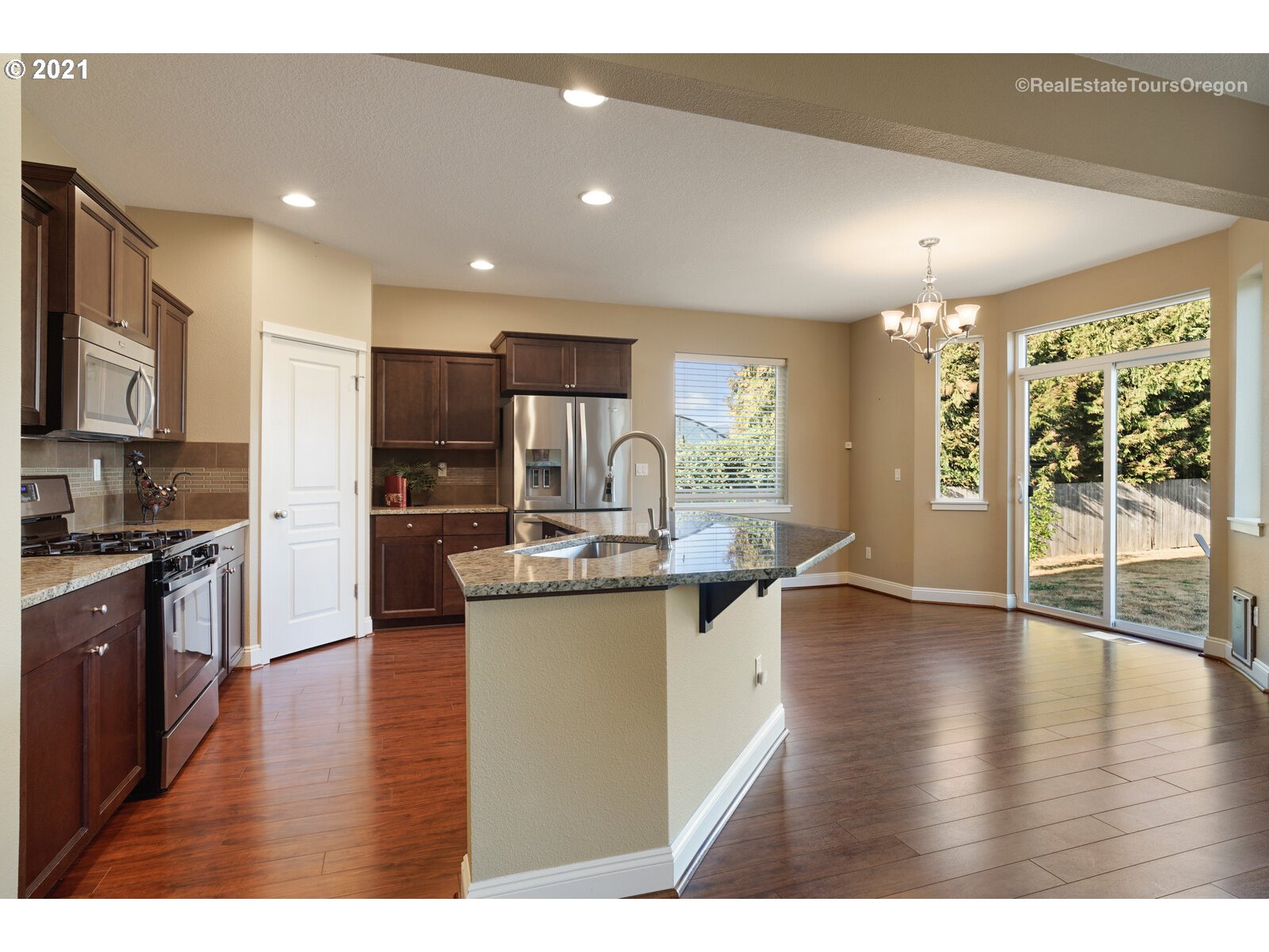 2213 Southeast Minter Bridge Road Hillsboro, OR 97123 - Photo 6 of 30 Gallery Image 6
