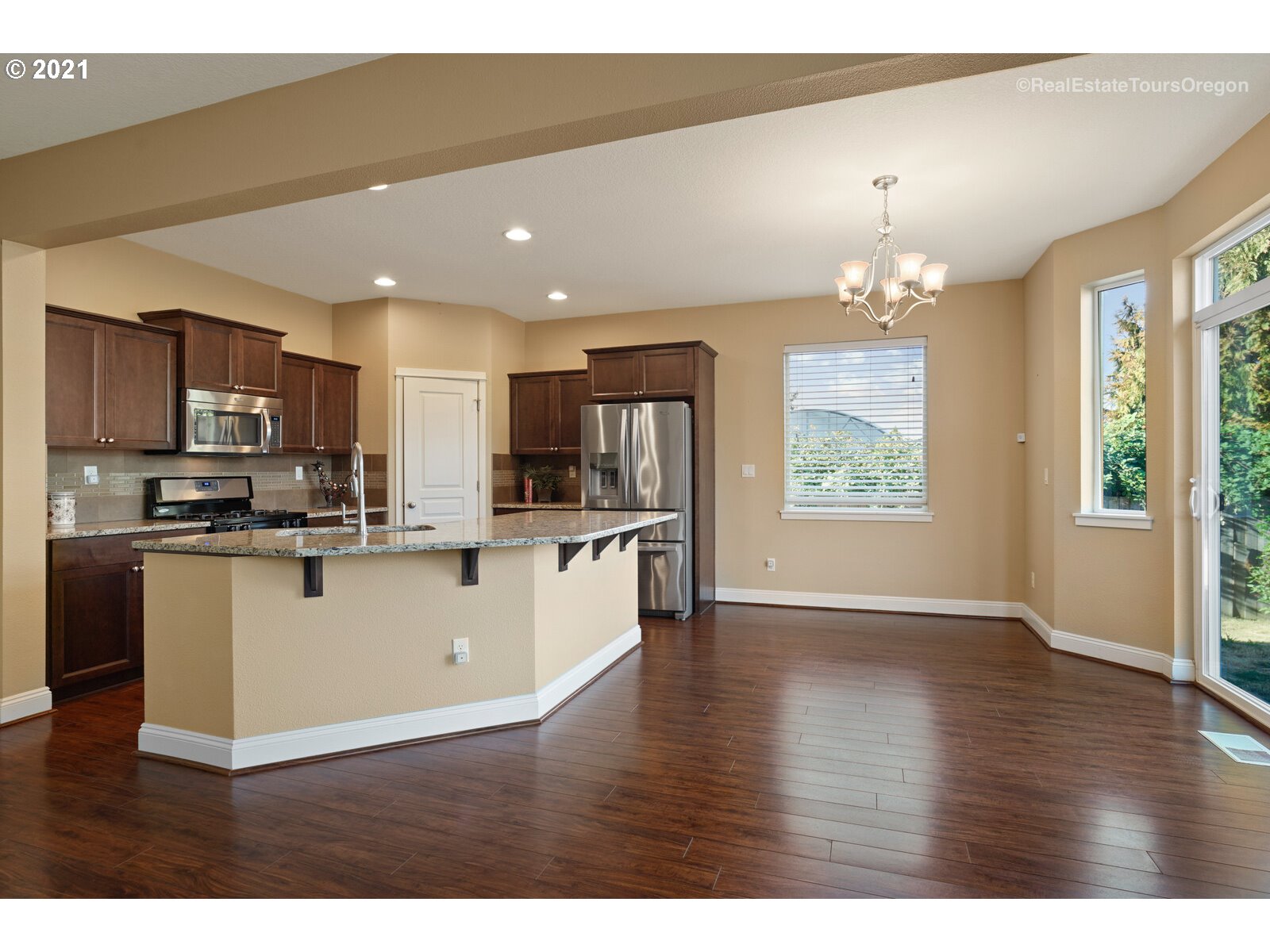 2213 Southeast Minter Bridge Road Hillsboro, OR 97123 - Photo 8 of 30 Gallery Image 8