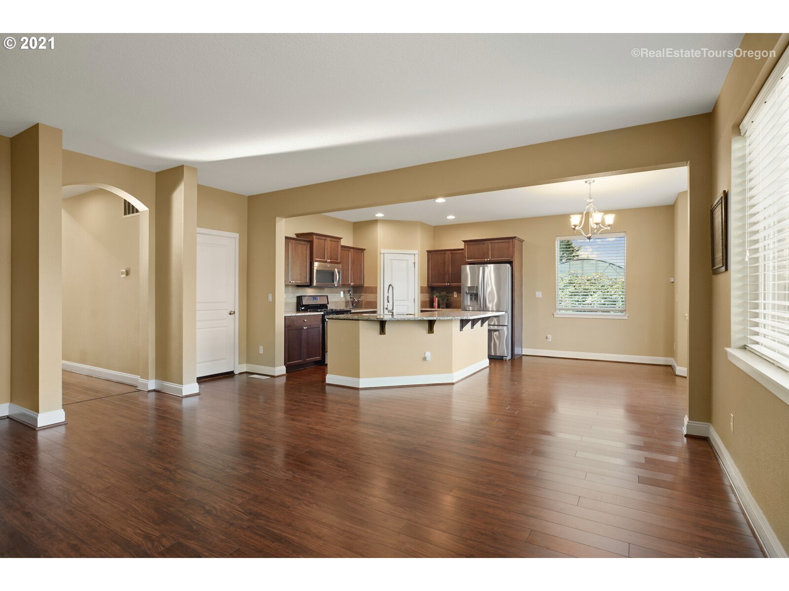 2213 Southeast Minter Bridge Road Hillsboro, OR 97123 - Photo 9 of 30 Gallery Image 9