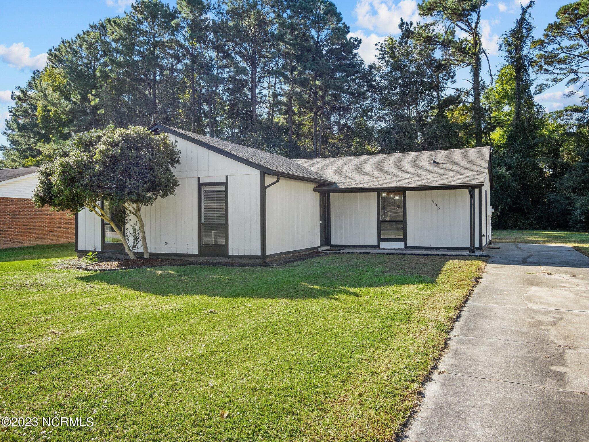 606 Brynn Marr Road Jacksonville, NC 28546 - Photo 2 of 54 1-web-or-mls-PA172315
