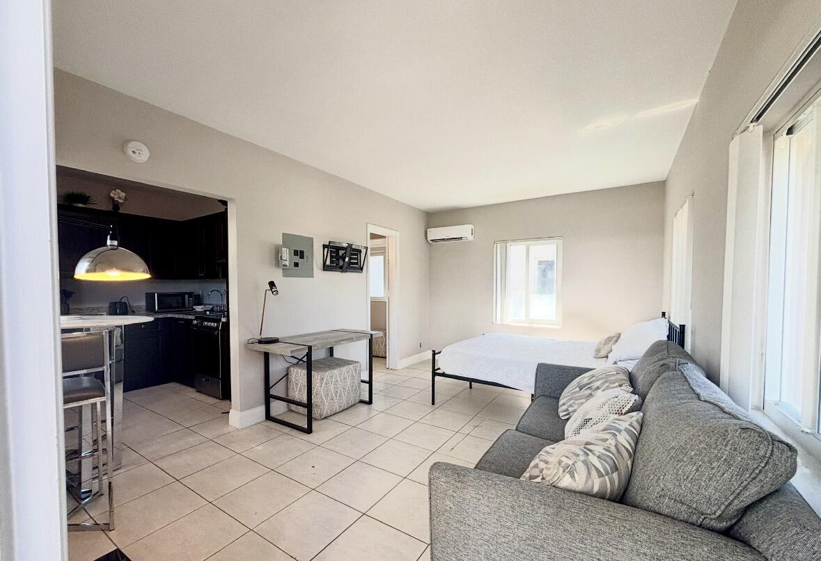 201 South Ocean Boulevard, Unit 2 Boca Raton, FL 33432 - Photo 2 of 4 IMG_8701