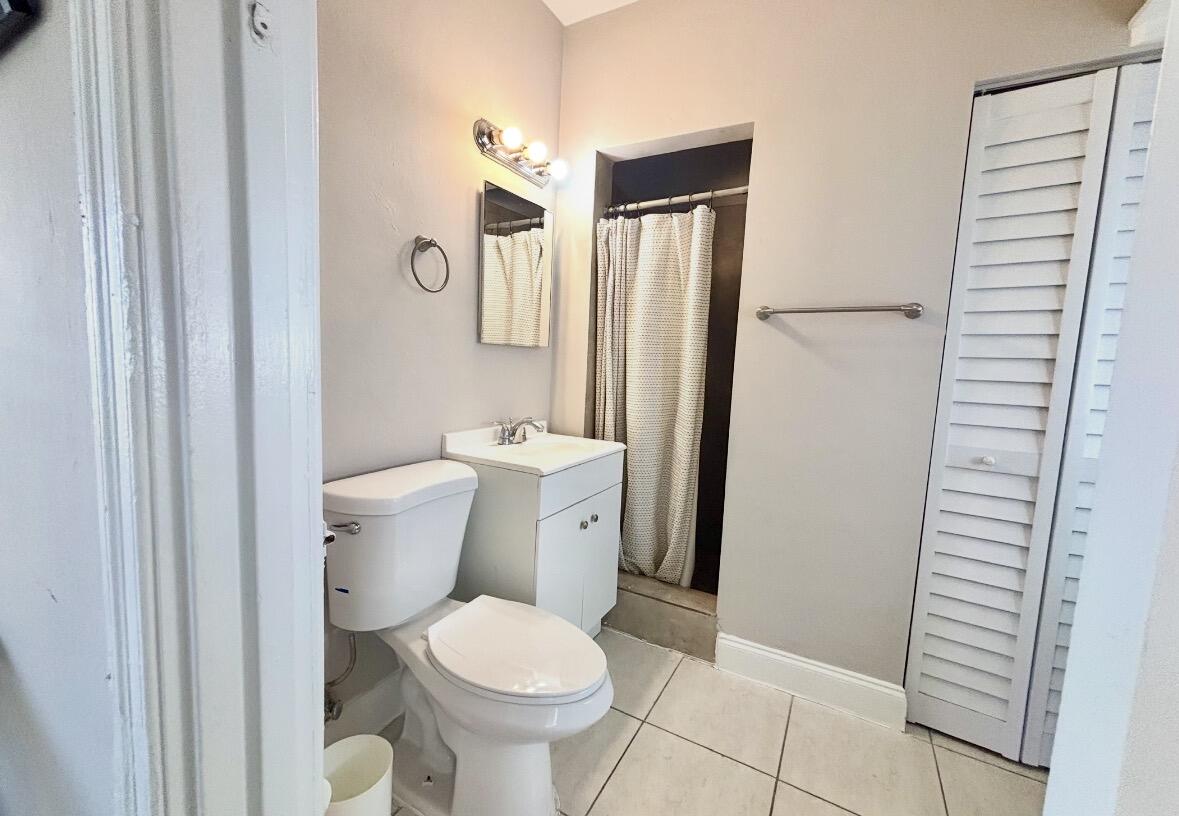 201 South Ocean Boulevard, Unit 2 Boca Raton, FL 33432 - Photo 4 of 4 IMG_8702