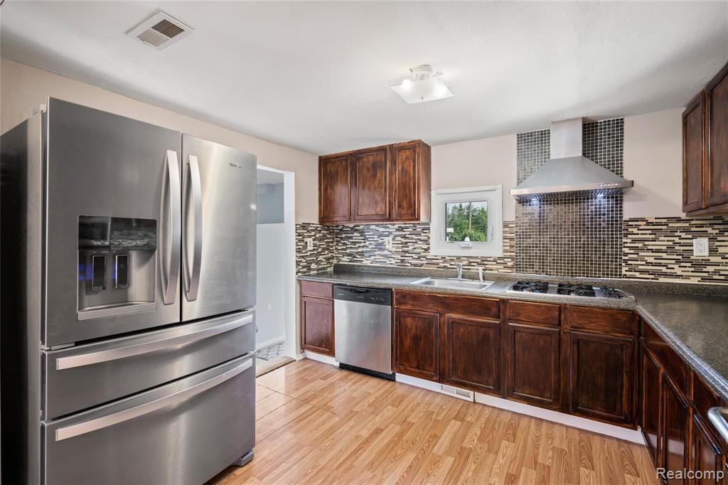 2081 Lindell Road Sterling Heights, MI 48310 - Photo 5 of 28