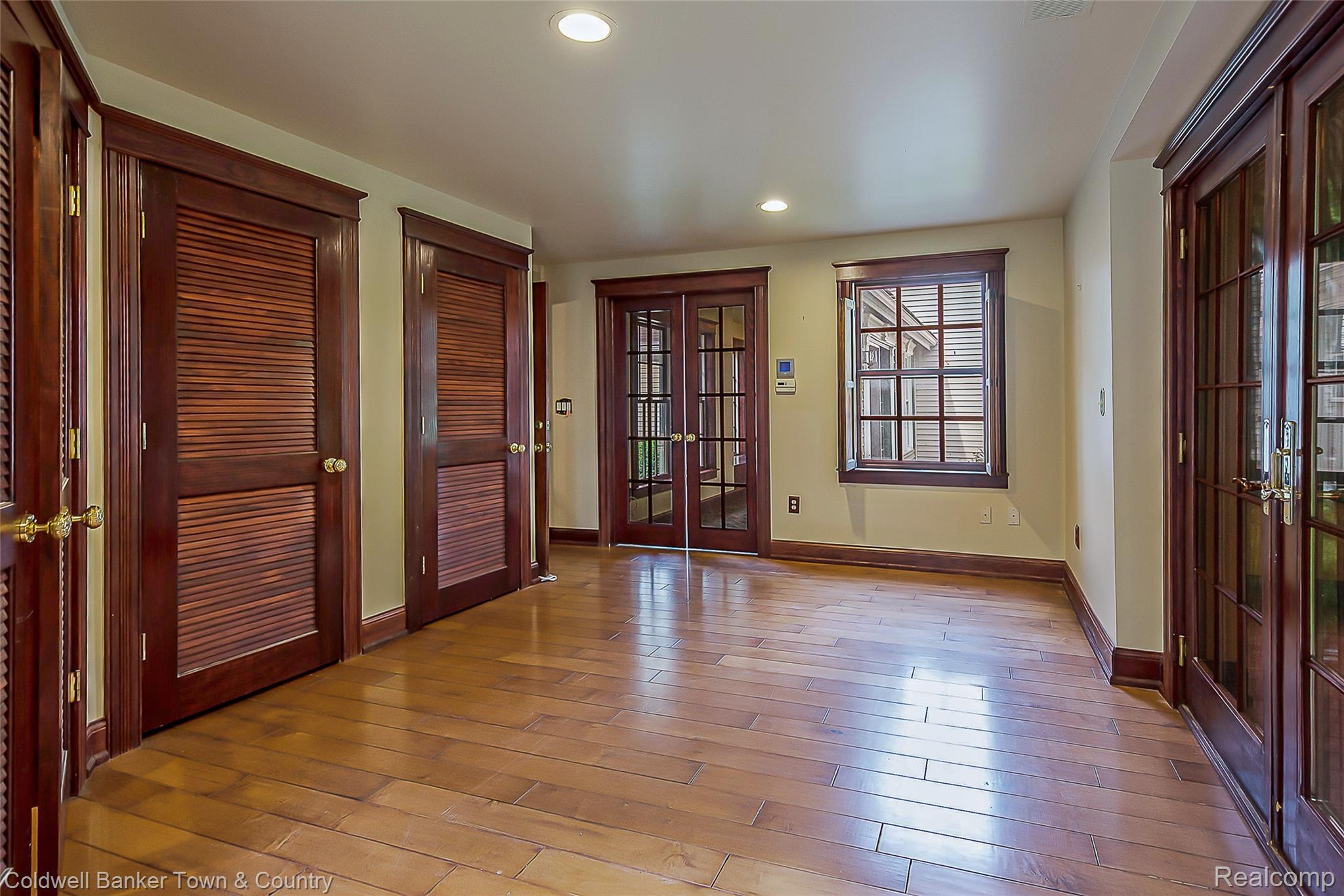 10196 Faussett Road Fenton, MI 48430 - Photo 27 of 75 DSC_4416-2.jpg